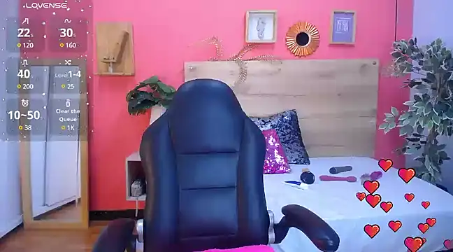 Snapshot of yessila_parker chatting on March 7, 2025, 5:40 am yessila parker online show from March 7, 2025, 5:40 am