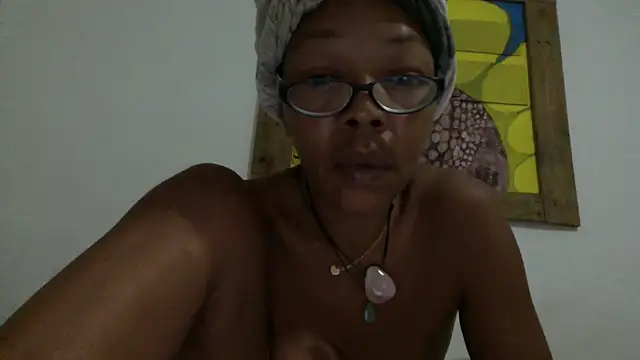 Snapshot of Ladyzee25 chatting on September 19, 2025, 2:48 am Ladyzee25 online show from September 19, 2025, 2:48 am