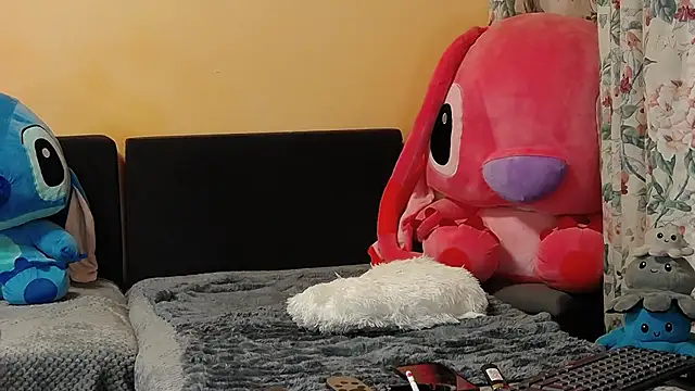 Snapshot of Maddison_Summer chatting on October 15, 2025, 8:28 pm Maddison Summer online show from October 15, 2025, 8:28 pm