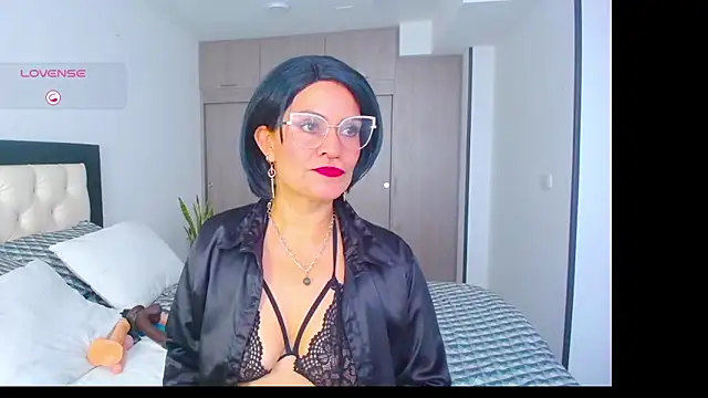 Snapshot of CarolinneFiotti chatting on October 1, 2025, 3:05 pm CarolinneFiotti online show from October 1, 2025, 3:05 pm