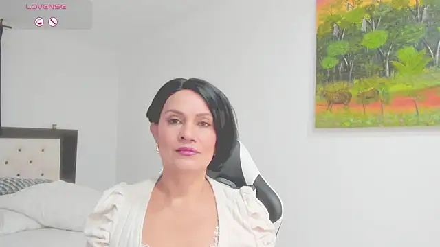 CarolinneFiotti online show from February 17, 2026, 2:14 pm