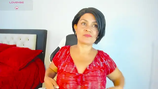 CarolinneFiotti online show from January 8, 2026, 4:57 pm