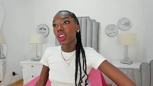 SamantaMarquez online show from October 14, 2025, 7:47 pm