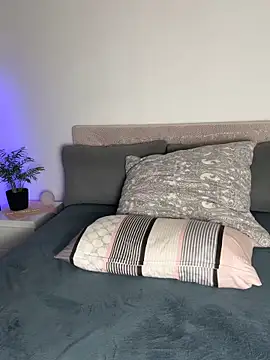 Snapshot of OCTAPUSSY2000 chatting on October 21, 2025, 7:35 pm OCTAPUSSY2000 online show from October 21, 2025, 7:35 pm