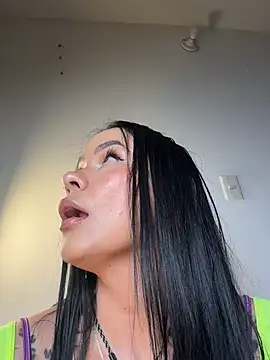 HotAlana  online show from February 9, 2026, 12:52 am