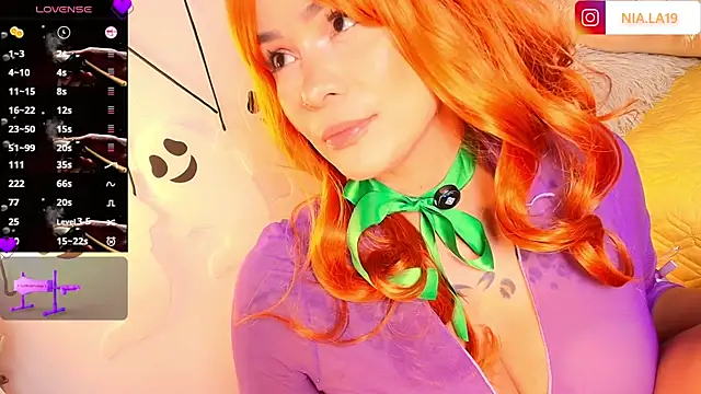 HotAlana  online show from October 1, 2025, 4:11 pm