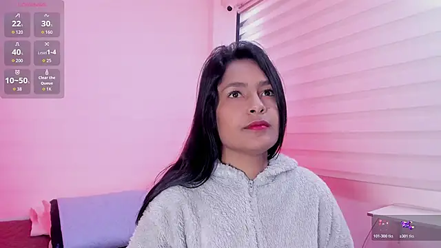 Fernanda liie  online show from April 13, 2026, 12:42 pm