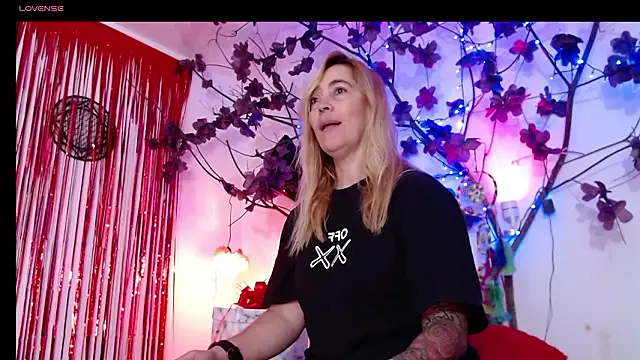 Sara Valkyri online show from March 3, 2026, 2:13 pm