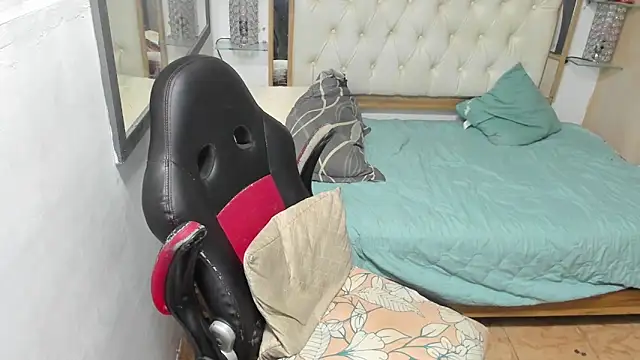 heiker  online show from October 2, 2025, 2:37 am