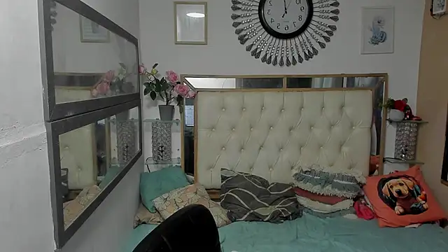 heiker  online show from October 18, 2025, 2:46 am