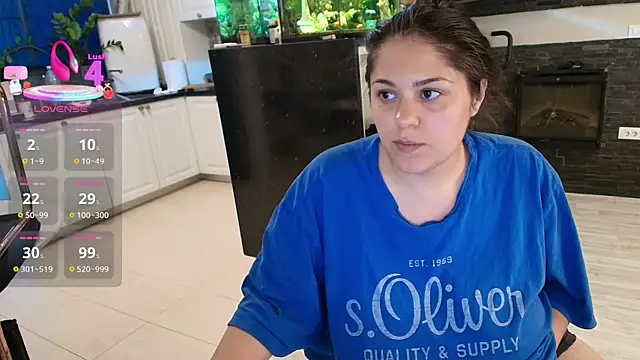 Layla- online show from May 14, 2026, 12:46 pm