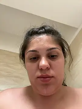 Snapshot of Layla- chatting on September 27, 2025, 10:05 pm Layla- online show from September 27, 2025, 10:05 pm