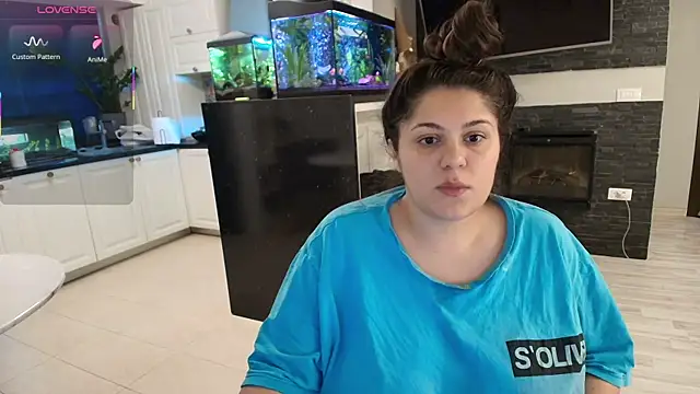 Snapshot of Layla- chatting on October 11, 2025, 11:11 am Layla- online show from October 11, 2025, 11:11 am