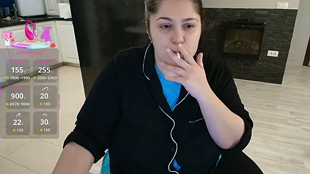 Layla- online show from January 15, 2026, 1:58 pm