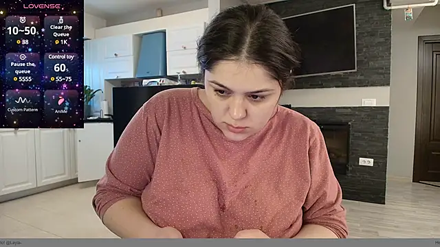 Layla- online show from February 12, 2025, 9:20 am