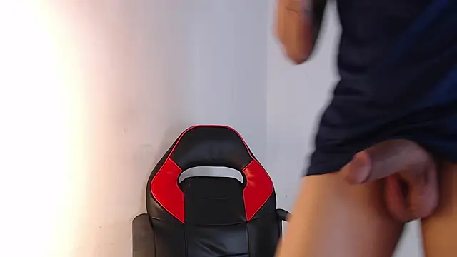 Snapshot of adam_levis17 chatting on October 18, 2025, 4:03 am adam levis17 online show from October 18, 2025, 4:03 am