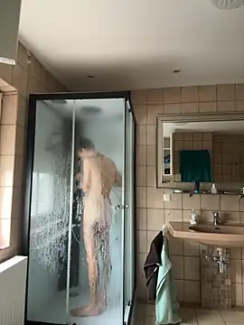 xy monkeyBigCock online show from September 27, 2025, 9:26 am