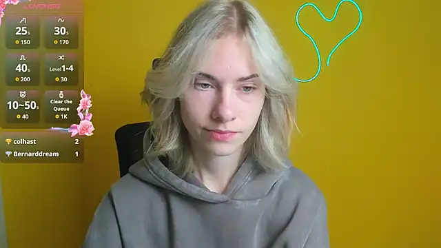 Fiona Night online show from October 22, 2025, 5:18 am