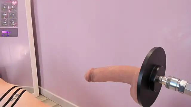 Adharamonroe online show from November 6, 2025, 10:41 am