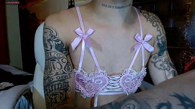 Snapshot of Gabi_Prince chatting on October 15, 2025, 7:33 pm Gabi Prince online show from October 15, 2025, 7:33 pm