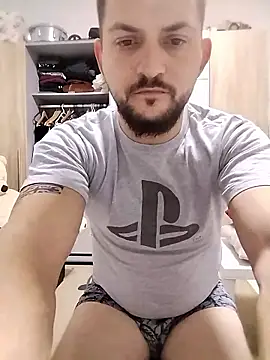 Snapshot of iurinicola chatting on January 9, 2026, 12:06 am iurinicola online show from January 9, 2026, 12:06 am