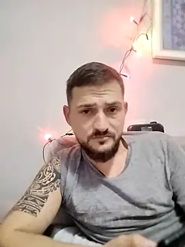 Snapshot of iurinicola chatting on December 3, 2025, 10:20 pm iurinicola online show from December 3, 2025, 10:20 pm