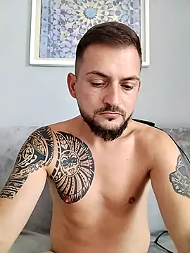 Snapshot of iurinicola chatting on October 23, 2025, 12:15 pm iurinicola online show from October 23, 2025, 12:15 pm