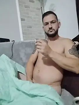 Snapshot of iurinicola chatting on October 27, 2025, 12:44 am iurinicola online show from October 27, 2025, 12:44 am