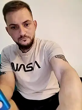 Snapshot of iurinicola chatting on February 25, 2026, 9:47 pm iurinicola online show from February 25, 2026, 9:47 pm