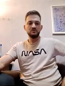 Snapshot of iurinicola chatting on February 8, 2026, 10:29 pm iurinicola online show from February 8, 2026, 10:29 pm