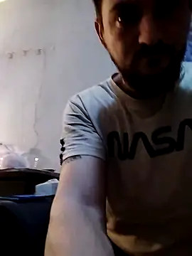 Snapshot of iurinicola chatting on February 4, 2026, 6:36 pm iurinicola online show from February 4, 2026, 6:36 pm