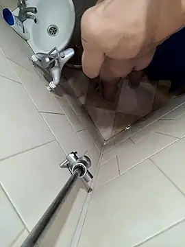 Snapshot of Nike-reactor chatting on December 22, 2025, 12:55 am Nike-reactor online show from December 22, 2025, 12:55 am