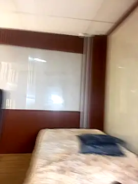 PinkyMoon online show from December 22, 2025, 5:40 am