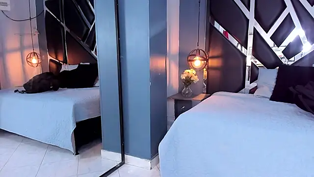 Snapshot of Melissa_23_ chatting on October 25, 2025, 11:31 am Melissa 23  online show from October 25, 2025, 11:31 am