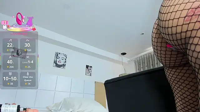 ElectraRhodes1 online show from October 12, 2025, 8:32 pm