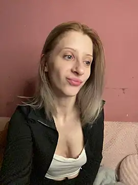 amorearte m online show from December 3, 2025, 1:32 pm