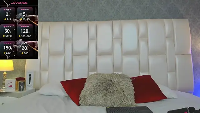 Snapshot of ArianaaGrace chatting on October 3, 2025, 7:37 pm ArianaaGrace online show from October 3, 2025, 7:37 pm