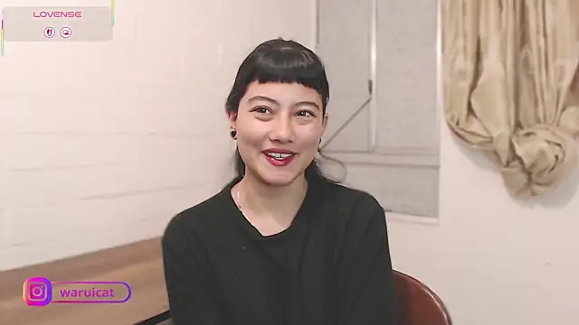 Snapshot of Laury_uri chatting on February 16, 2026, 12:31 am Laury uri online show from February 16, 2026, 12:31 am