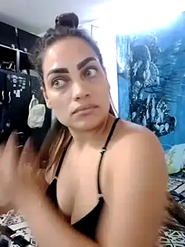 Snapshot of Ehilyn chatting on October 3, 2025, 10:00 pm Ehilyn online show from October 3, 2025, 10:00 pm