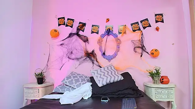 Snapshot of NehandaClarck_ chatting on October 24, 2025, 8:30 pm NehandaClarck online show from October 24, 2025, 8:30 pm