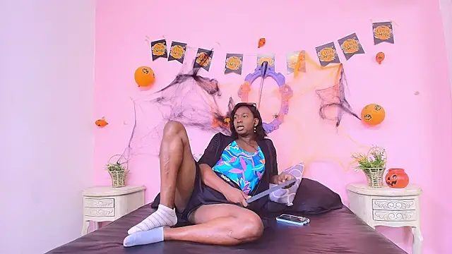 Snapshot of NehandaClarck_ chatting on October 16, 2025, 7:44 pm NehandaClarck online show from October 16, 2025, 7:44 pm