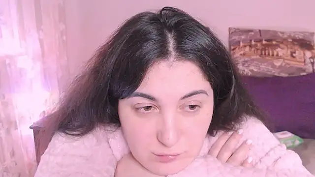Snapshot of SoftLia chatting on December 9, 2024, 9:16 pm SoftLia online show from December 9, 2024, 9:16 pm