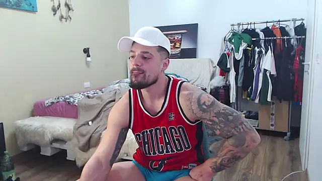 Snapshot of Tiberius_hunk chatting on February 14, 2026, 6:35 am Tiberius hunk online show from February 14, 2026, 6:35 am