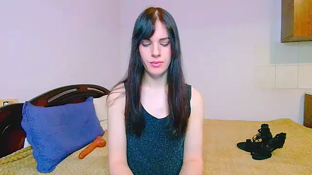 Nicole Redfields online show from September 23, 2025, 5:25 am