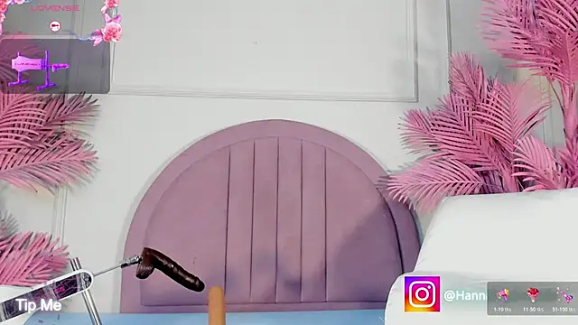 Hanaahquinn online show from February 25, 2026, 12:05 pm