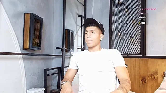 Snapshot of NoahVolkov chatting on March 8, 2025, 11:27 am NoahVolkov online show from March 8, 2025, 11:27 am