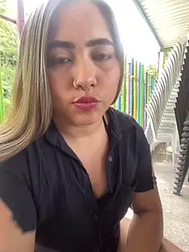 Snapshot of lunaxxx_69 chatting on September 25, 2025, 8:04 pm lunaxxx 69 online show from September 25, 2025, 8:04 pm