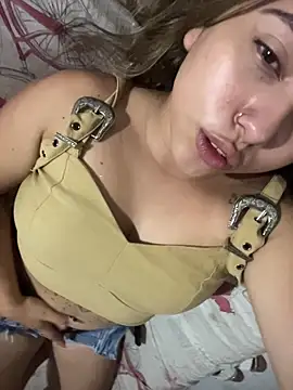 Snapshot of lunaxxx_69 chatting on November 2, 2025, 12:15 am lunaxxx 69 online show from November 2, 2025, 12:15 am