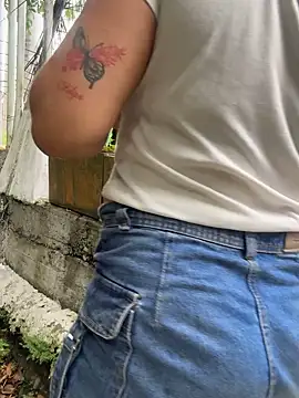 lunaxxx 69 online show from April 3, 2026, 9:43 pm