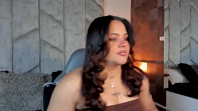 Snapshot of LunaSotto chatting on September 30, 2025, 7:20 pm LunaSotto online show from September 30, 2025, 7:20 pm